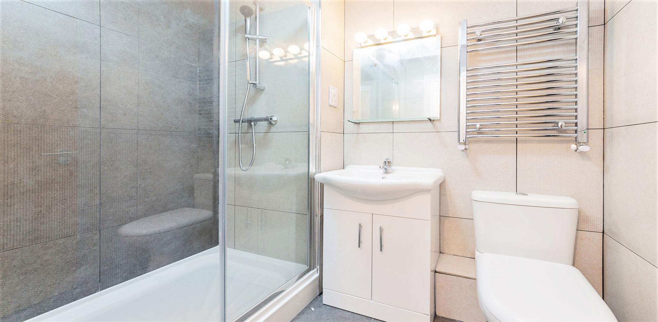 			HEATING, HOT WATER, COOKING GAS and PARKING INCLUDED, 1 Bedroom, 1 bath, 1 reception Flat			 Church Lane , KINGSBURY / WEST HENDON 